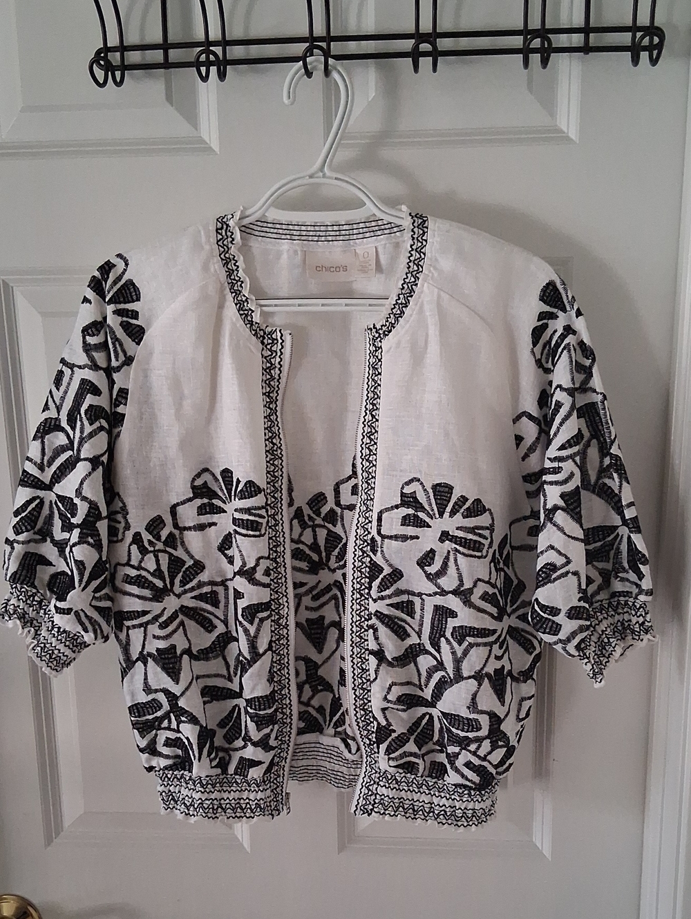 Chico's White Linen Jacket with Black Floral Embroidery Smocked Hem Size 0